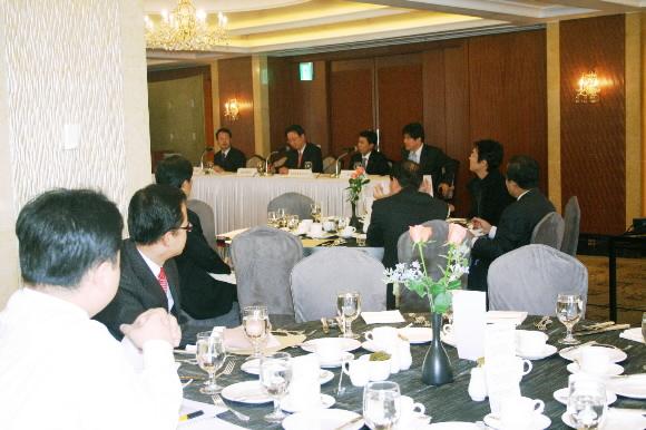 한국방송광고공사가 내년 1월부터 방송광고 요금을 인상하기로 한 것과 관련, 한국광고주협회가 지난 13일 서울 소공동 롯데호텔에서 대책 회의를 열고 있다. 한국광고주협회 제공