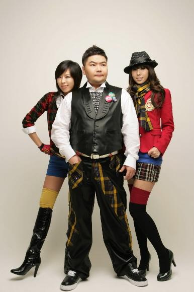 혼성 3인조 그룹 ‘거북이’