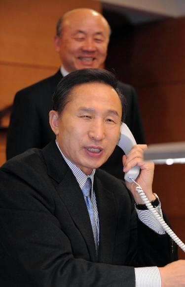 합참에 전화 ‘첫 공식집무’