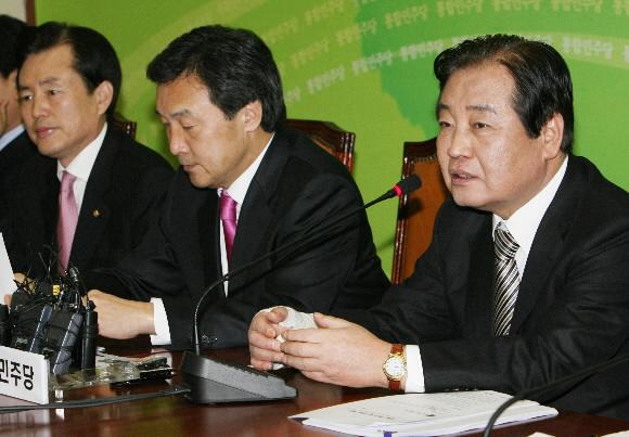 27일 국회에서 열린 통합민주당 최고위원회의에서 박상천 공동대표가 일부 장관후보자의 청문회 거부는 잘못된 것이라는 발언을 하고 있다. 이언탁기자 utl@seoul.co.kr