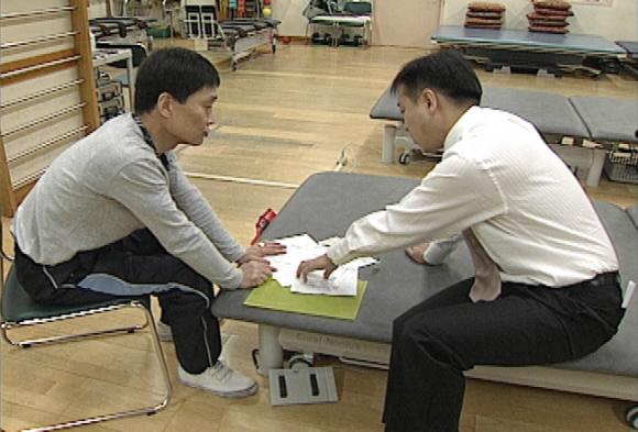 약값 논란의 실체를 조명한 SBS ‘뉴스추적’의 한 장면.
