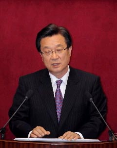 한나라당 강재섭 대표가 7일 국회 본회의장에서 교섭단체 대표연설을 하고 있다. 김명국기자 daunso@seoul.co.kr
