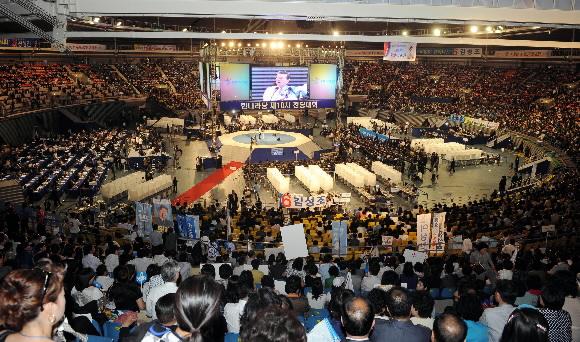 한나라당이 3일 오후 서울 올림픽공원 체조경기장에서 제10차 전당대회를 열어 새로운 당 지도부를 선출하고 있다. 김명국기자 daunso@seoul.co.kr