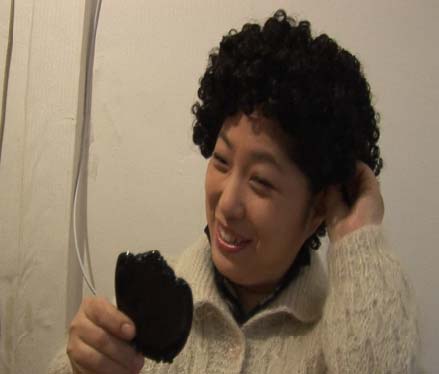 9명의 실험 참가자들이 1970년대로 돌아가 그때의 생활을 체험해 본 EBS ‘리얼실험 프로젝트 X’의 한장면. 