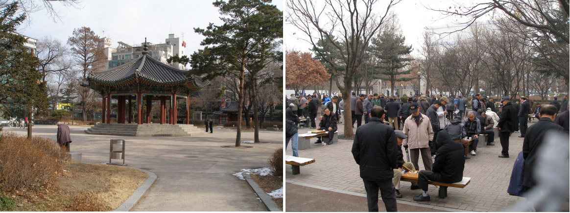 5일 오전 서울 종로 탑골공원에는 노인들이 거의 없었다(사진 왼쪽). 반면 비슷한 시각 인근 종묘공원에는 바둑과 장기를 두는 노인들로 붐볐다. 2001년 성역화 작업 이후 출입통제가 심해지자 노인들은 탑골공원을 떠났다. 