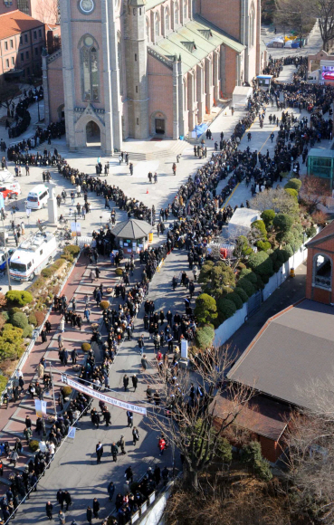 끝없는 추도 행렬