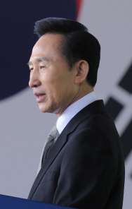 이명박 대통령이 1일 충남 천안 독립기념관에서 열린 3·1절 기념식에서 기념사를 하고 있다. 청와대 사진기자단