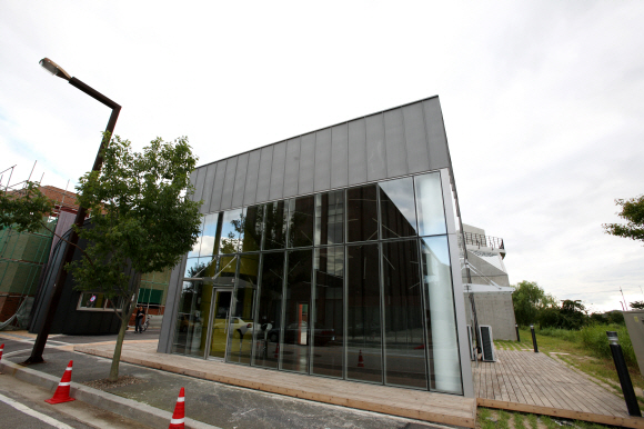 갤러리박영의 전경. 기획전시 외에 주말에 공연도 준비돼 있다.