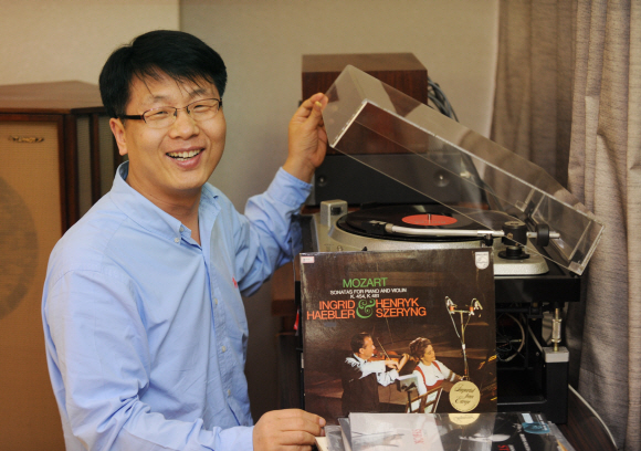 윤학 화이트홀 대표