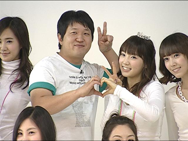 MBC ‘일요일 일요일밤에-우리 결혼했어요’에 가상 부부로 출연중인 정형돈(왼쪽)·김태연(가운데) 커플. 