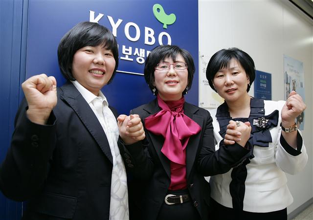 한 해 50억원대 매출을 올리는 보험설계사 세 자매. 왼쪽부터 막내 도경씨, 맏이 은경씨, 둘째 은주씨. 교보생명 제공