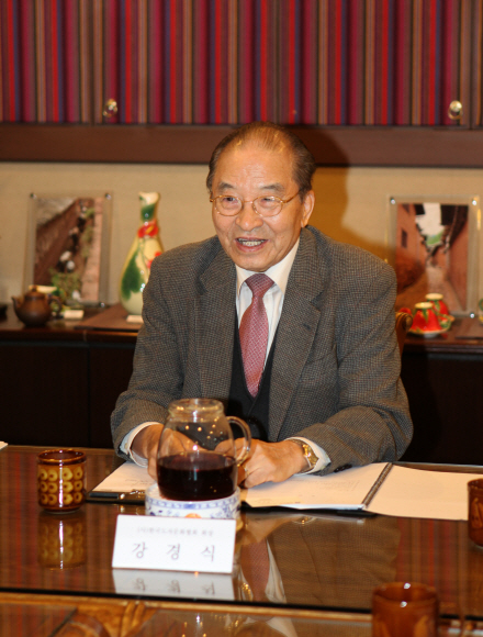 강경식 전 경제부총리