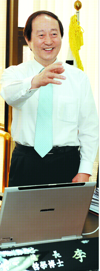 이현청 상명대 총장이 총장 집무실에서 상명 개혁 플랜을 밝히고 있다. 류재림기자 jawoolim@seoul.co.kr