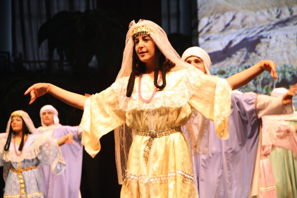 알제리 민속무용단의 2008년 공연.