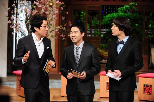 6년 만에 부활한 SBS ‘2009 좋은 친구들’의 진행을 맡은 이휘재, 황현희, 신정환.(왼쪽부터) 