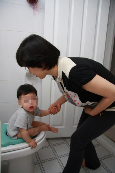 절박뇨와 빈뇨로 대표되는 요실금은 여성뿐 아니라 남성의 삶의 질까지 위협하는 질환으로 적절한 치료가 필요하다.