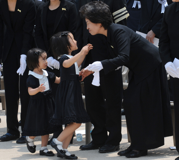 “할머니 울지 마세요”