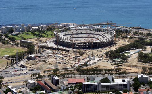 막바지 공사가 한창인 남아공 케이프타운의 그린 포인트 스타디움. 6만 8000여명을 수용하는 개폐식 돔 경기장으로 준결승전을 포함해 모두 8경기가 치러진다. 남아공월드컵조직위원회(SALOC) 제공