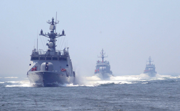 연평승전 10돌… 위풍당당 윤영하함