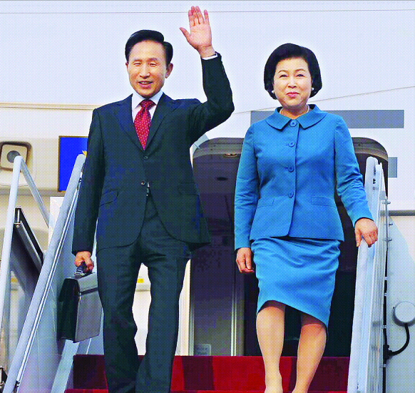 李대통령 내외 귀국