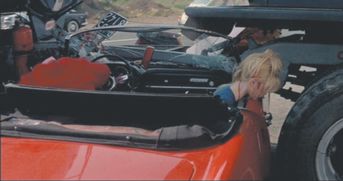 <사랑과 경멸>의 교통사고사.