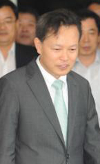 국세청장에 내정된 백용호 공정거래위원장이 퇴임식을 마치고 반포동 공정위 청사를 나서고 있다. 정연호기자 tpgod@seoul.co.kr