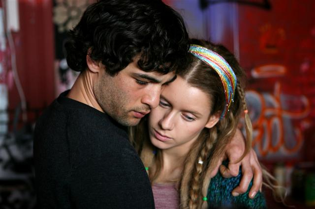 개막작 ‘혼란스러운 아나’  