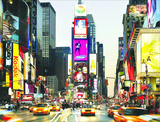 미국 뉴욕시 맨해튼의 타임스퀘어에 있는 높이 20m의 삼성 발광다이오드(LED) 광고판. 삼성전자는 1991년부터 타임스퀘어 옥외광고물을 통해 뉴요커들에게 브랜드를 홍보하고 있다. 삼성전자 제공