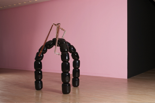 <영국현대미술전 London Calling: Who Gets to Run the World>, Gary Webb_handbag