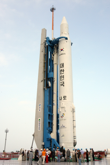 한국 첫 우주발사체인 나로호. 한국항공우주연구원 제공