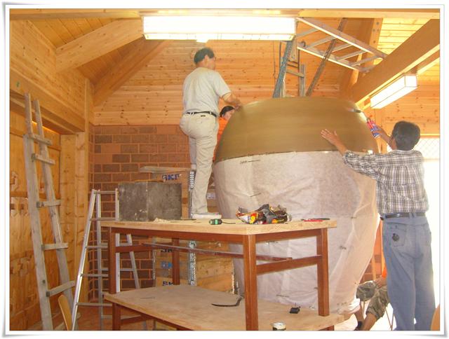 외고산 옹기협회가 최근 건조 과정을 완료한 높이 240㎝, 최대 둘레 505㎝의 날옹기.