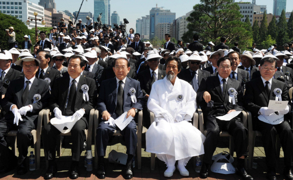 영결식장의 여야대표 