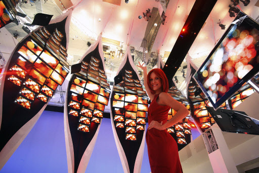 140대 LED TV로 만든 꽃