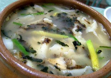 섬진강 마을서 맛 본 다슬기 수제비.