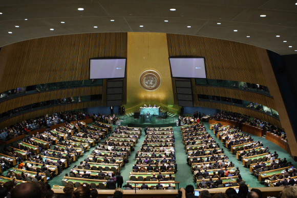 180개국 참가 사상최대 규모  세계 180여개국 대표들이 참석하는 사상 최대 규모의 기후변화 관련 정상회의가 22일(현지시간) 오전 미국 뉴욕 유엔본부에서 개막했다.  뉴욕 최해국특파원 seaworld@seoul.co.kr