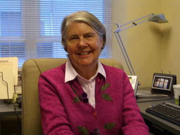 미 워싱턴 소재 연구실에서 미국의 중산층 지원책에 대해 설명하고 있는 브루킹스 연구소의 이자벨 서힐 박사.