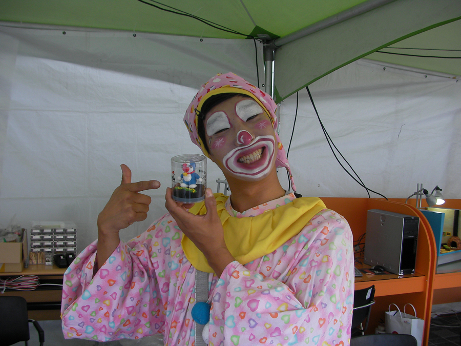 스톱모션 애니메이션 체험에서 ‘도라에몽’을 만든 삐에로가 웃고 있다.