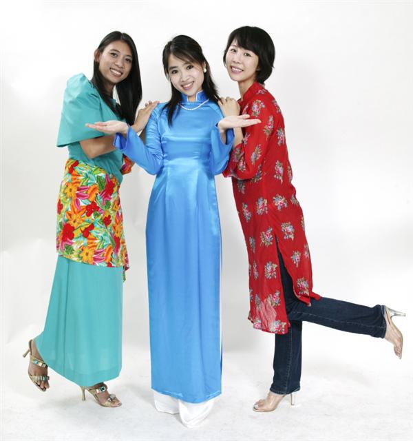 EBS ‘외국인을 위한 실용 한국어(초급)’에 출연하는 원어민 강사들. 왼쪽부터 자스민, 흐엉, 손요.