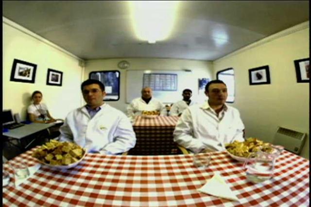 다큐멘터리‘음식에 숨겨진 6가지 비밀’에서 실험에 직접 참가한 사람들. MBC제공 　 