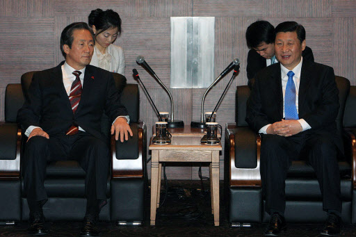 한나라당 정몽준(왼쪽) 대표와 시진핑 중국 국가부주석이 18일 오전 서울 장충동 신라호텔에서 환담을 나누고 있다. 국회 사진기자단