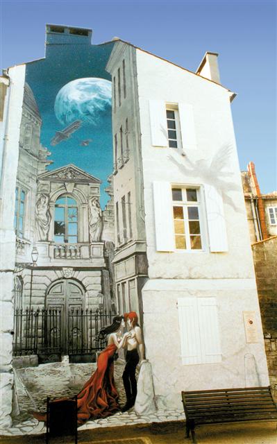 프랑스의 만화도시 앙굴렘의 한 대형건물 전면을 덮고 있는 만화. 앙굴렘의 대형 건물 20여동에서 이같은 만화를 볼 수 있다.  앙굴렘 박건형 순회특파원 kitsch@seoul.co.kr