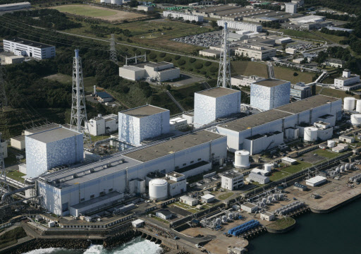 후쿠시마 제1원자력발전소 모습. 왼쪽부터 4호기, 3호기, 2호기, 1호기.  연합뉴스