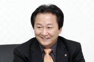‘양천구청장 남편’ 이제학 전 구청장, 1심에서 뇌물 무죄