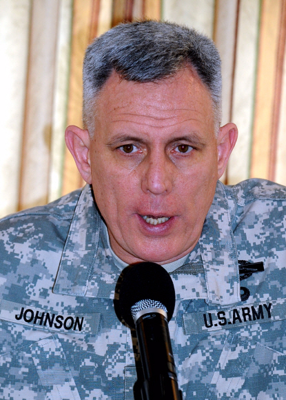존 D 존슨 미8군사령관이 20일 기자간담회에서 한·미동맹에 대한 입장을 밝히고 있다. 사진공동취재단