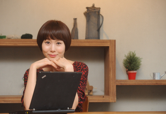 영화 ‘헤드’에서 열혈 기자로 변신해 몸을 사리지 않는 액션 연기를 선보인 배우 박예진.   안주영기자 jya@seoul.co.kr 