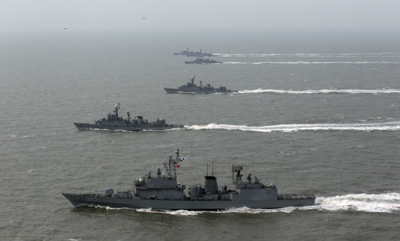 천안함 1주기 당시 해군 연평도 기동훈련 모습