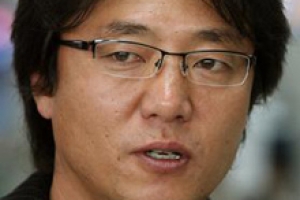 [프로축구] 황선홍, 포항과 재계약…“올림픽대표 감독 관심없어”