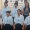 남북여성 손잡고 평화·화합 노래한다