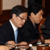 ‘뚝딱 국무회의’ 뒷말 무성