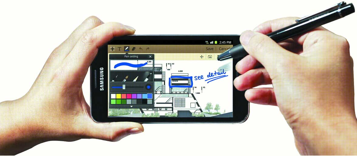 삼성전자의 ‘갤럭시노트’는 제품에 탑재된 S펜을 통해 세밀한 그림 표현이나 메모를 할 수 있다. 최근 갤럭시노트의 인기에 힘입어 펜을 기본 사양으로 채택하는 스마트 기기가 늘고 있다.   삼성전자 제공 